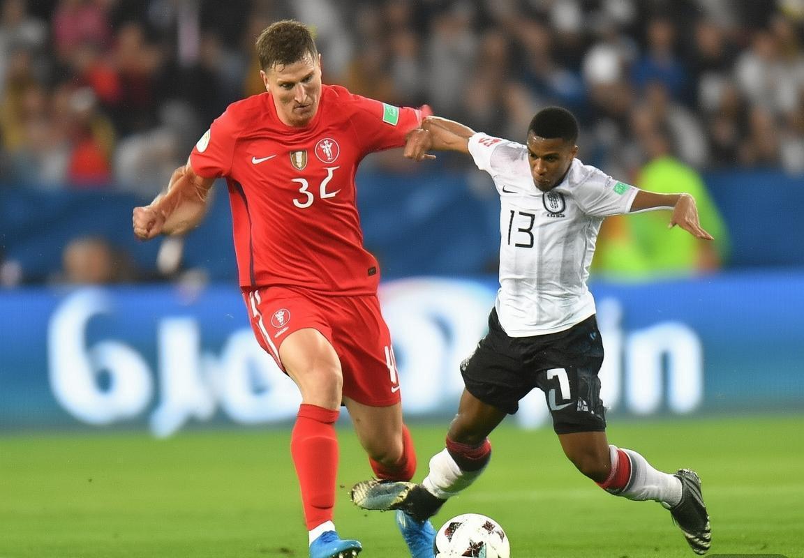 拜仁慕尼黑VS巴黎圣日耳曼：欧冠巅峰对决战术解析及明星较量回顾(图3)